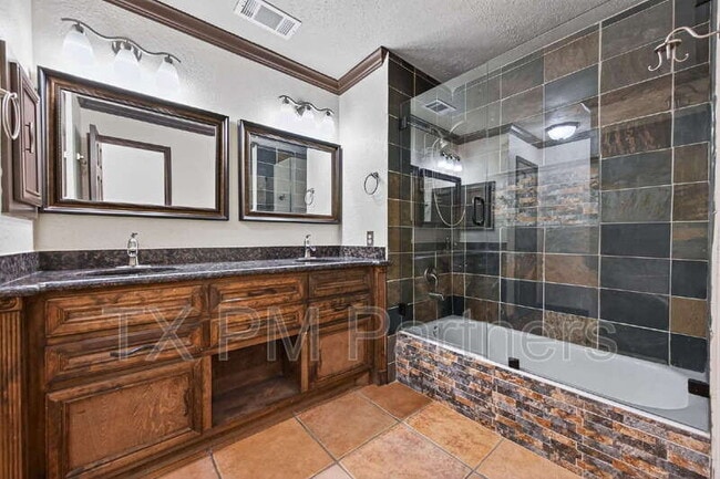 Building Photo - 23410 Stratsborough Dr