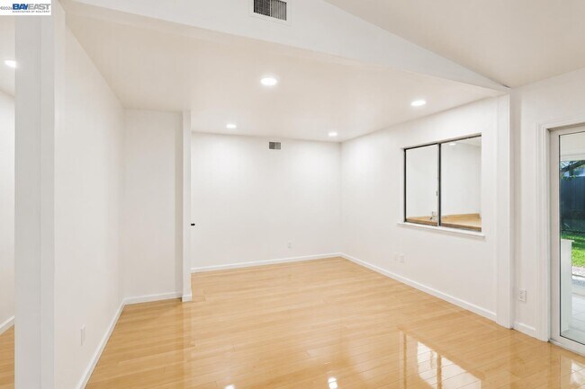 Building Photo - 9699 Rudway Ct