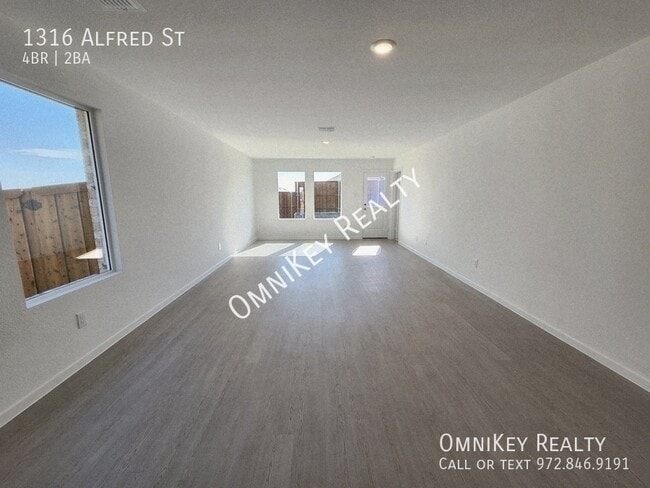 Building Photo - 1544 Elliott Rd