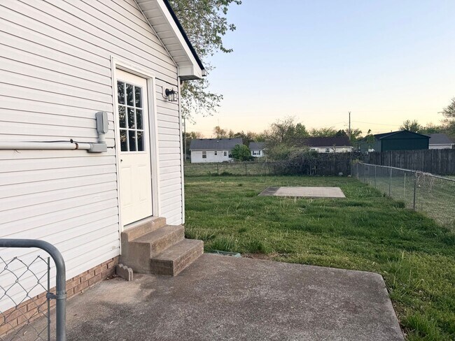 Building Photo - Cathedral Ceiling for a big open feel!