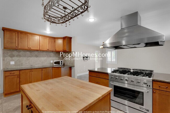 Building Photo - Stylish Updated Four Bedroom Home in Beaverton!