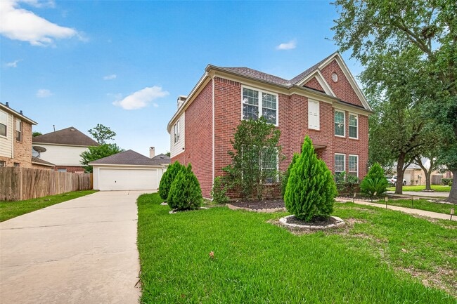 Building Photo - 17611 Haywood Oaks Dr