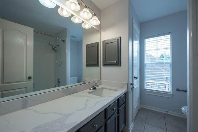 Building Photo - 3238 Enclave Ln