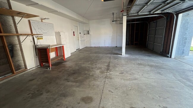 Building Photo - West Lancaster Home