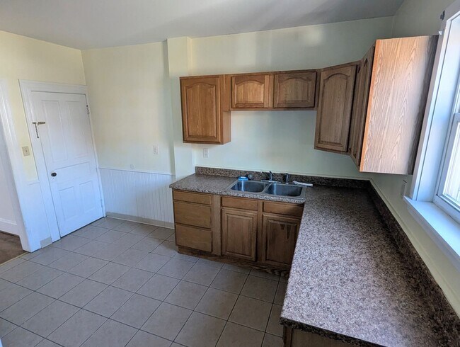 Building Photo - 18-20 W. Southern Avenue