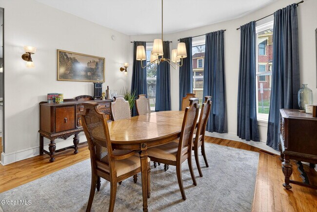 Building Photo - 194 Grand Ave