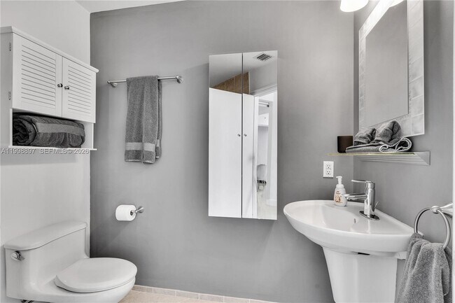 Building Photo - 60 SW 13th St