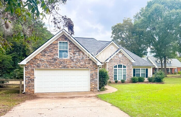 Primary Photo - 155 Jennifer Ln