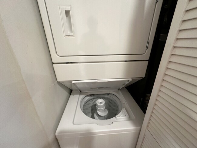 Building Photo - 3705 N Kedzie Ave