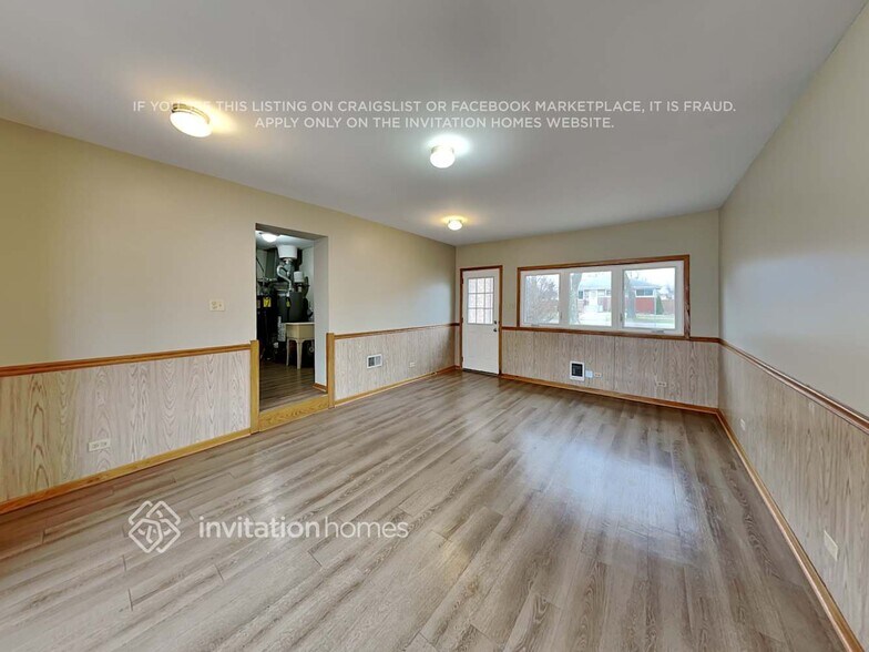 Building Photo - 8741 Sproat Ave