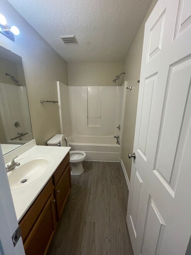Building Photo - 3733 Kadey Dr