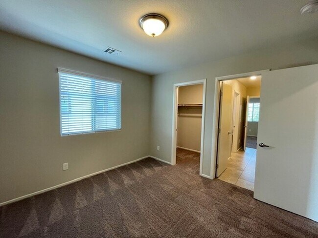 Building Photo - Beautiful South West Home-Coming Soon-8/21/26!