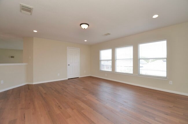 Building Photo - 5527 Baron Ridge Ln