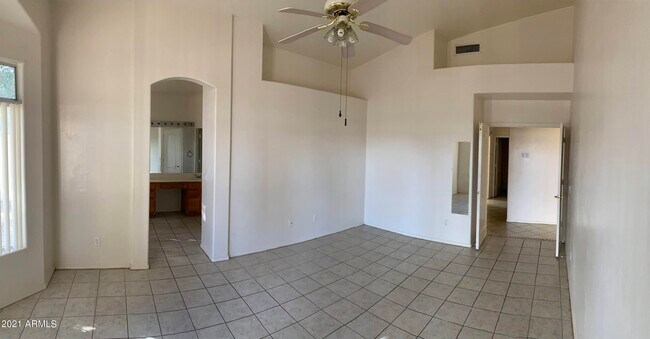 Building Photo - 13757 W Vernon Ave