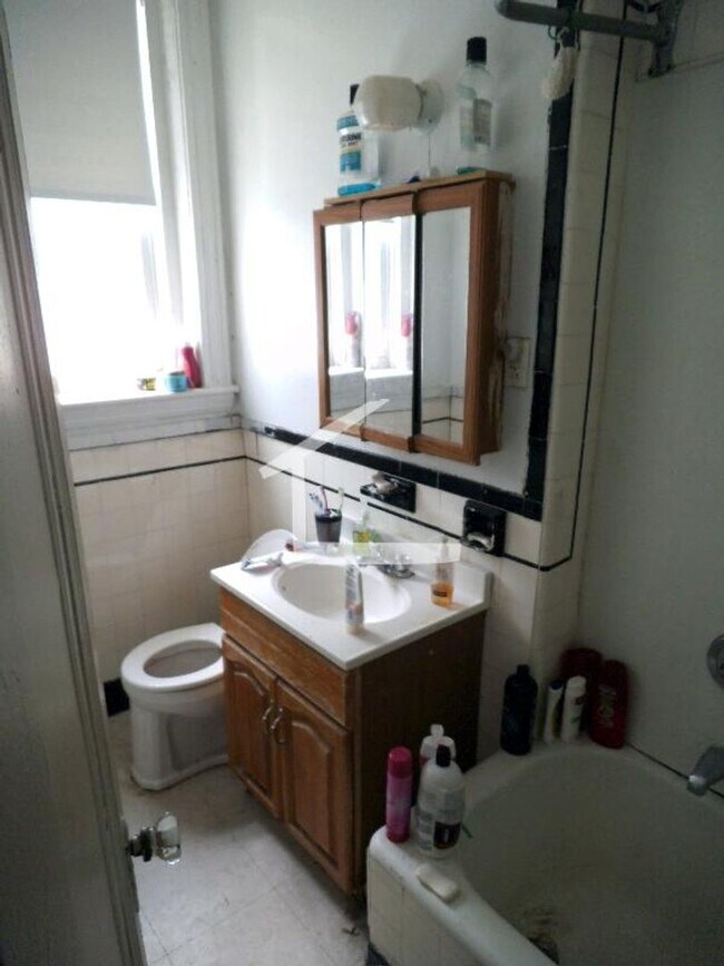 Building Photo - No brokers Fee, No Security Deposit, Eleva...