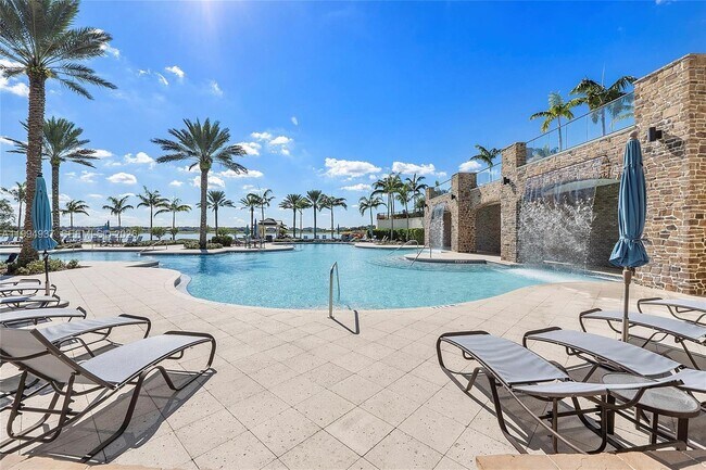 Building Photo - 1694 Hoot Owl Holw