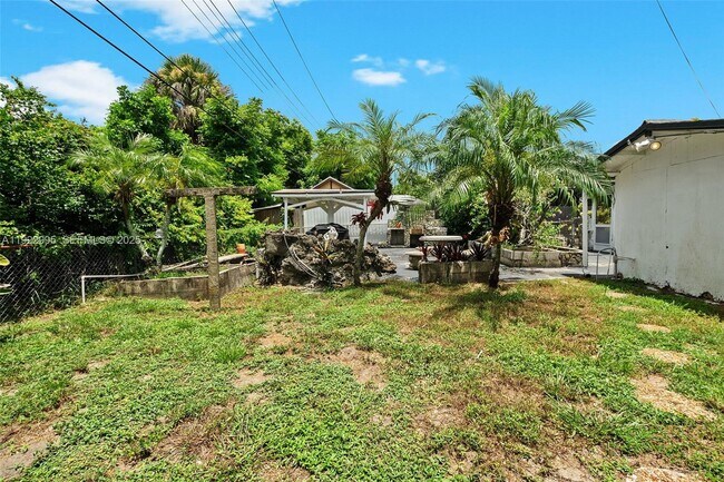 Building Photo - 3711 SW 58th Ave