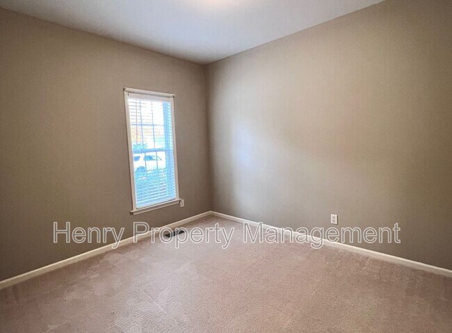 Building Photo - 109 Kindred Way