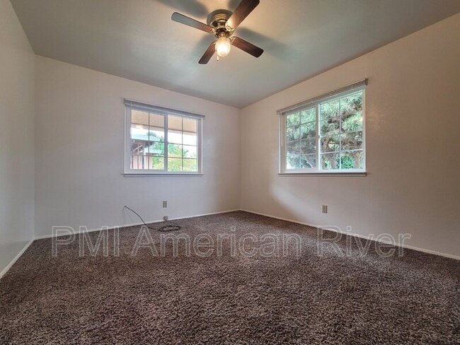 Building Photo - 625 Elizabeth St