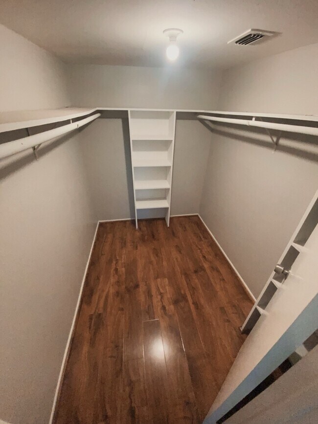 Building Photo - 2210 Dorrington St