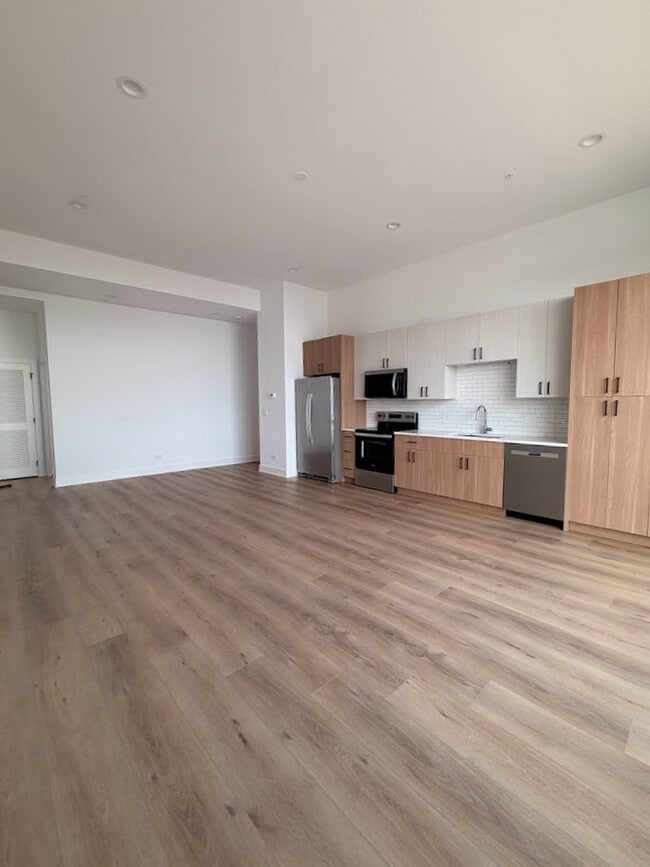 Building Photo - 1320 S Ashland Ave