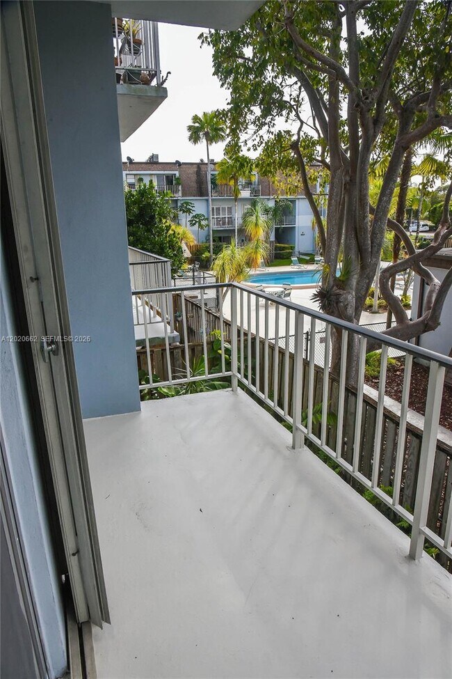 Building Photo - 9611 SW 77th Ave