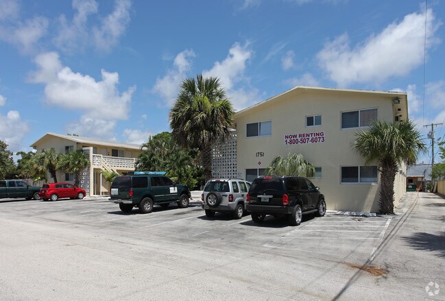 Building Photo - Beezy - 1751 NE 31 St