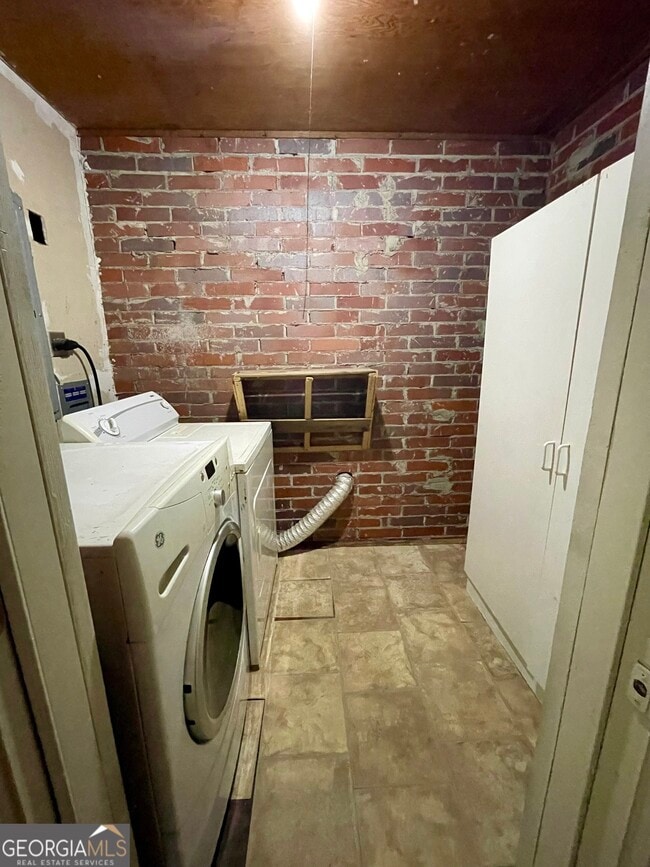 Building Photo - 1595 Winston Dr