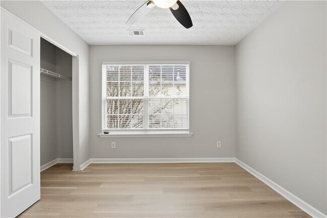 Building Photo - 217 Hiawassee Dr