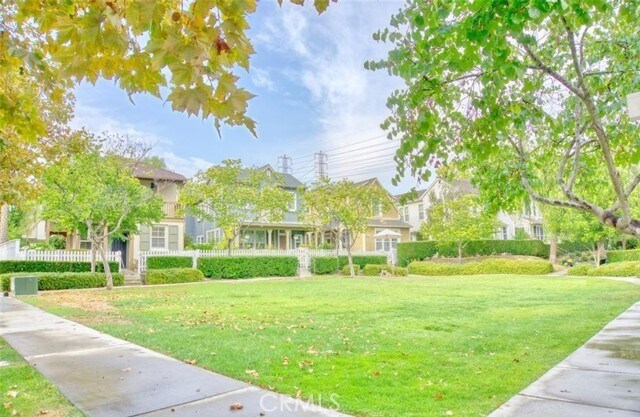 Building Photo - 2 Evergreen Rd