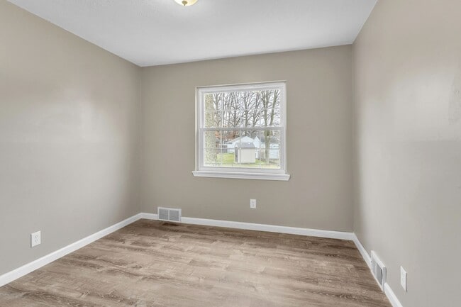 Building Photo - 3226 Quentin Dr