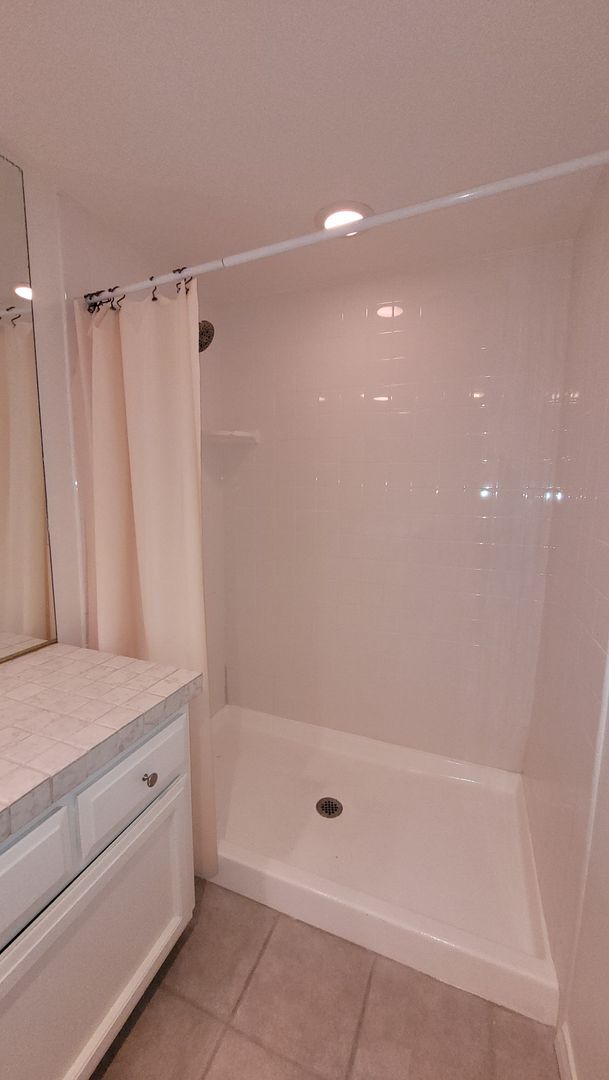 Building Photo - 2 bed 2 bath centrally located in Rancho B...