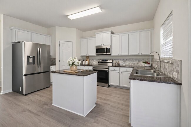 Building Photo - 1805 Liberty Pkwy NW