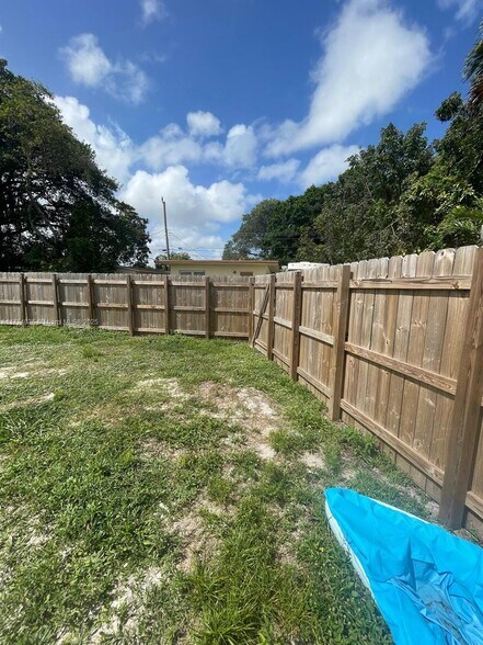 Building Photo - 2801 Mayo St