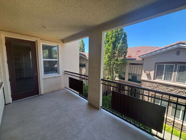 Building Photo - Beautiful 2 Bed, 2 Bath Apartment Home in The Phoenician – Resort-Style Living in Roseville!