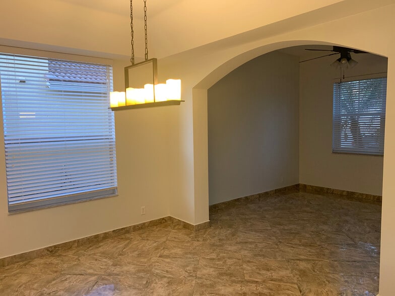 Building Photo - 1530 SW 193rd Ter