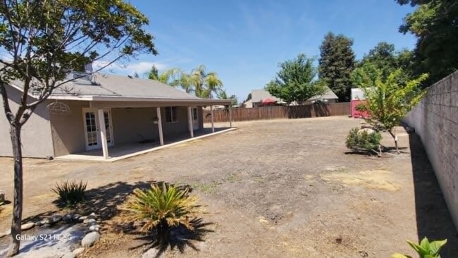 Building Photo - Immaculate 3 Bedroom 2 Bath House locate w...