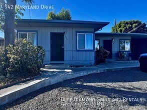 Building Photo - 942 Maryland Dr