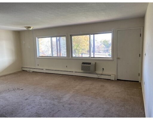 Building Photo - 5 Lakeview Gardens