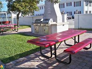 Building Photo - 2270 NE 68th St