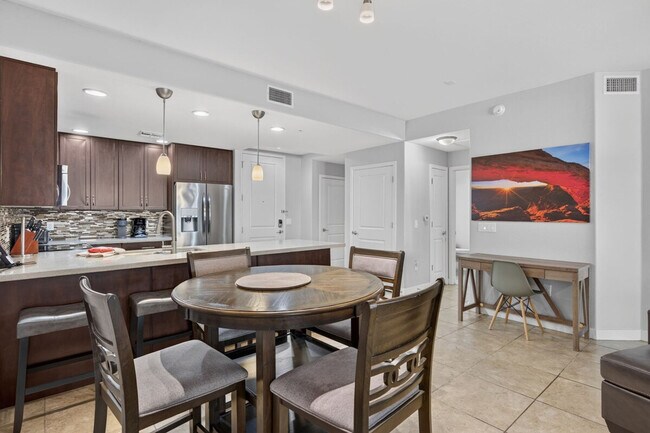 Building Photo - 5350 E Deer Valley Dr