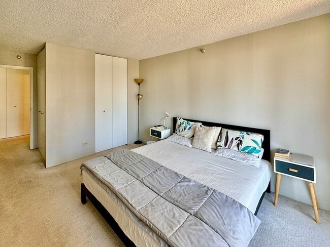 Building Photo - 200 N Dearborn St