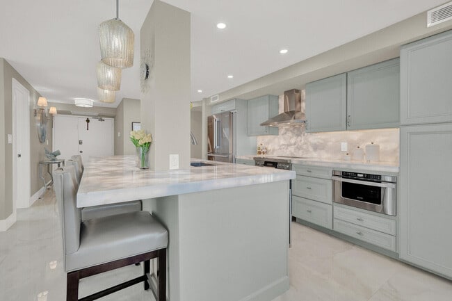 Building Photo - 1620 S Ocean Blvd