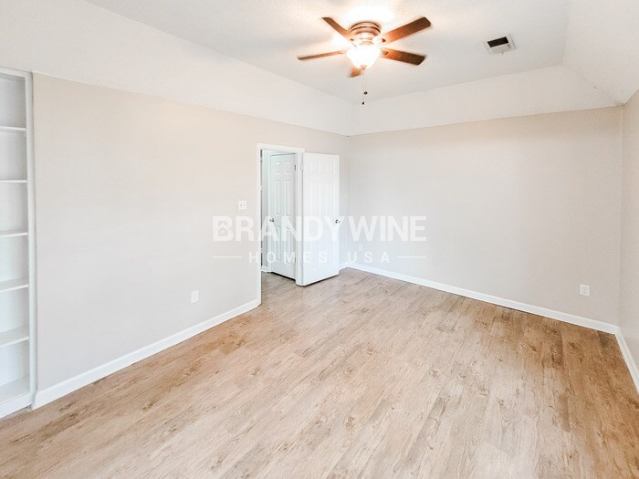 Building Photo - 4702 Crestfield Rd