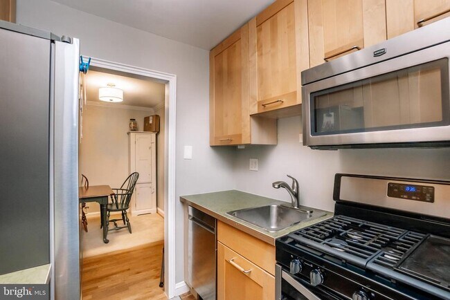 Building Photo - 26 S Old Glebe Rd