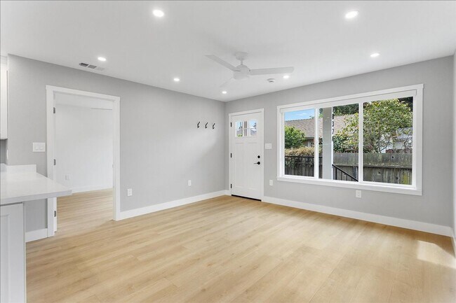 Building Photo - 1832 9th St