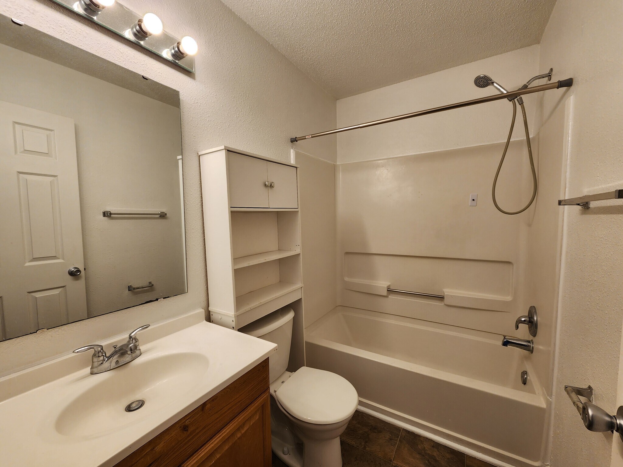 Building Photo - 16706 Aulton Dr