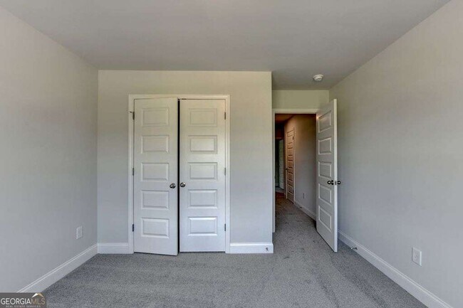 Building Photo - 7309 Yewtree Dr