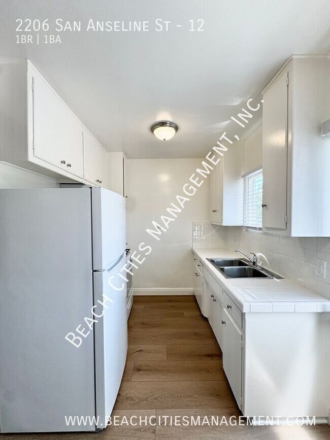Building Photo - 2206 San Anseline Ave