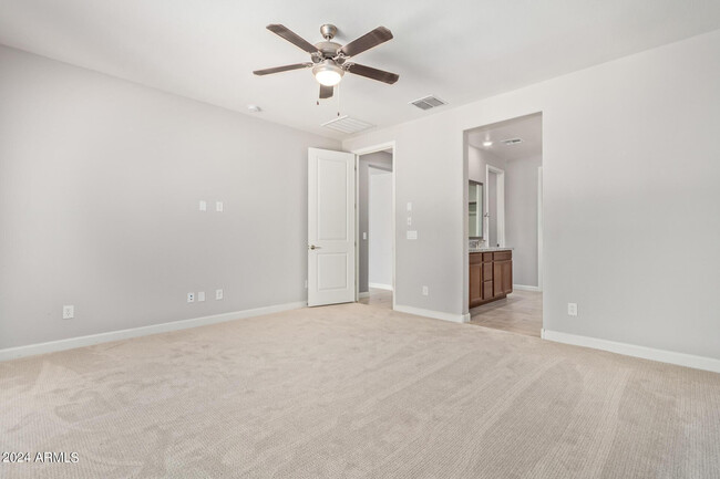 Building Photo - 9746 E Tumbleweed Ave